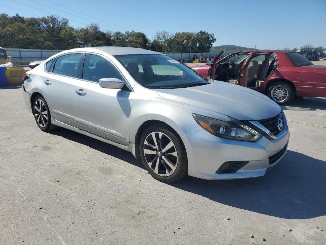 1N4AL3AP9HC111543 - 2017 NISSAN ALTIMA 2.5 ვერცხლისფერი ფოტო 4