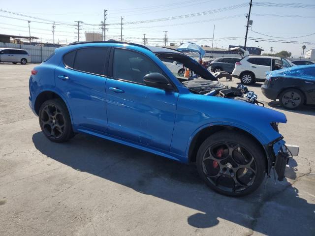 ZASPAKBN4N7D37275 - 2022 ALFA ROMEO STELVIO TI BLUE photo 4