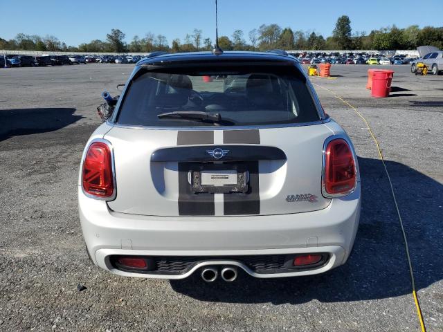 WMWXU9C01L2M17233 - 2020 MINI COOPER S 银色 照片 6