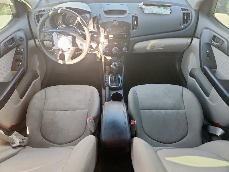 KNAFU4A22C5643380 - 2012 KIA FORTE EX Weiß Foto 8