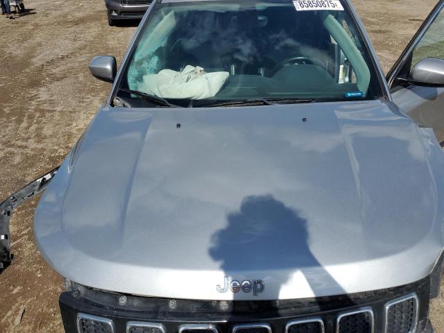 3C4NJDBB8JT354863 - 2018 JEEP COMPASS LATITUDE 银色 照片 12