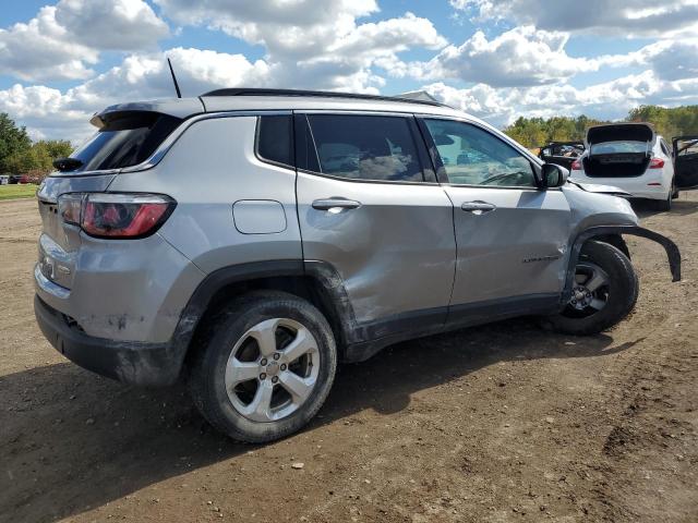 3C4NJDBB8JT354863 - 2018 JEEP COMPASS LATITUDE 银色 照片 3