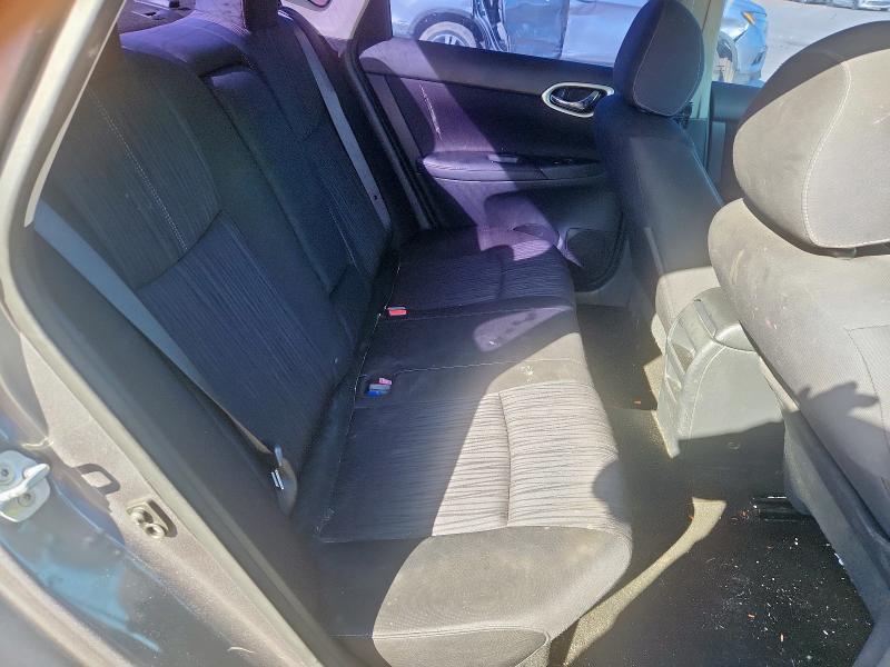 3N1AB7AP3GL655868 - 2016 NISSAN SENTRA S 灰色 照片 10