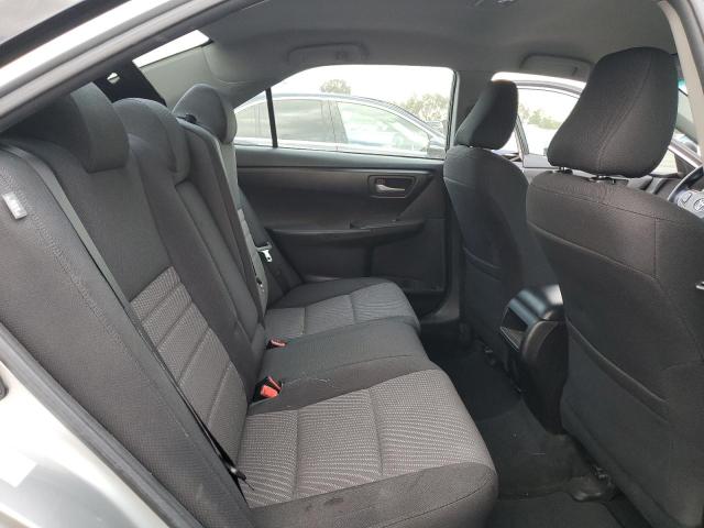 4T4BF1FK6GR568831 - 2016 TOYOTA CAMRY LE Gümüş foto 10