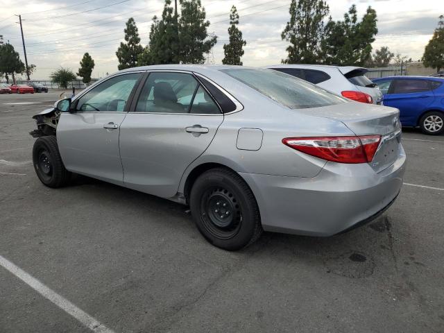 4T4BF1FK6GR568831 - 2016 TOYOTA CAMRY LE Gümüş foto 2