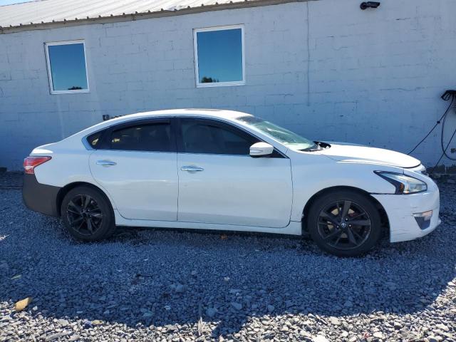 1N4AL3APXDN554413 - 2013 NISSAN ALTIMA 2.5 WHITE photo 4