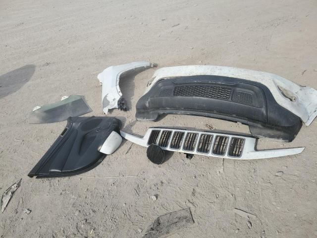 1C4RJEAG1FC669883 - 2015 JEEP GRAND CHER LAREDO თეთრი ფოტო 13