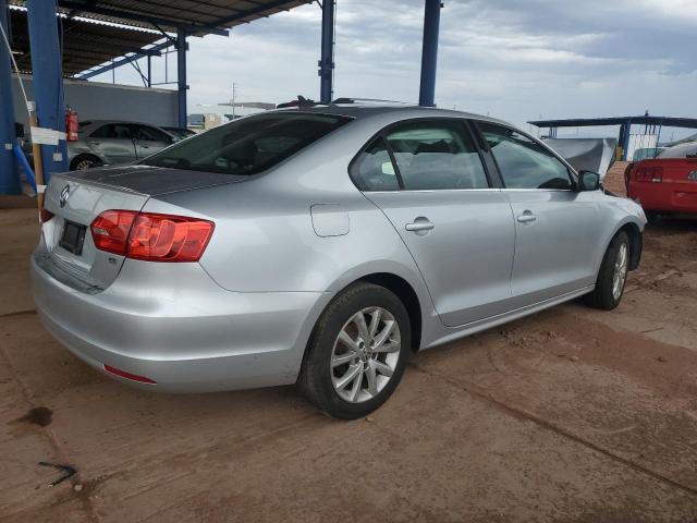 3VWD17AJ4EM238756 - 2014 VOLKSWAGEN JETTA SE 银色 照片 3