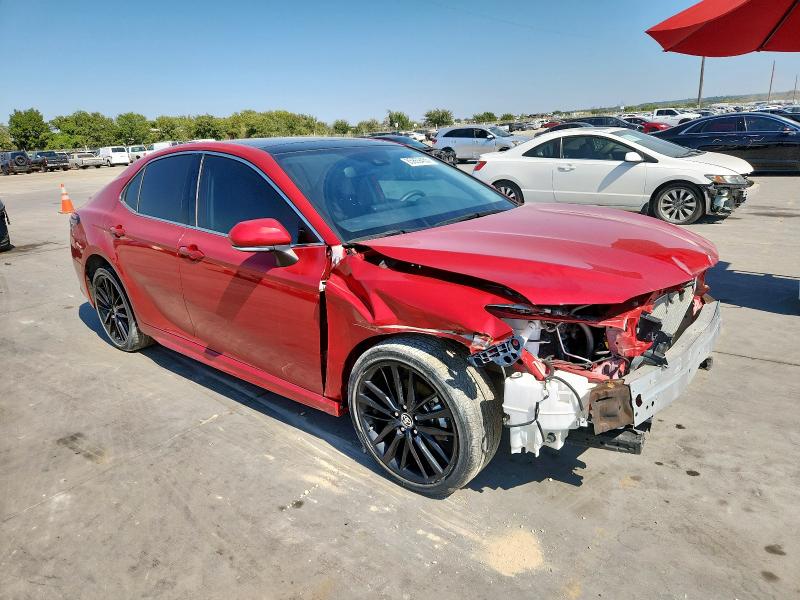 4T1K61AK1NU071765 - 2022 TOYOTA CAMRY XSE Rojo foto 4