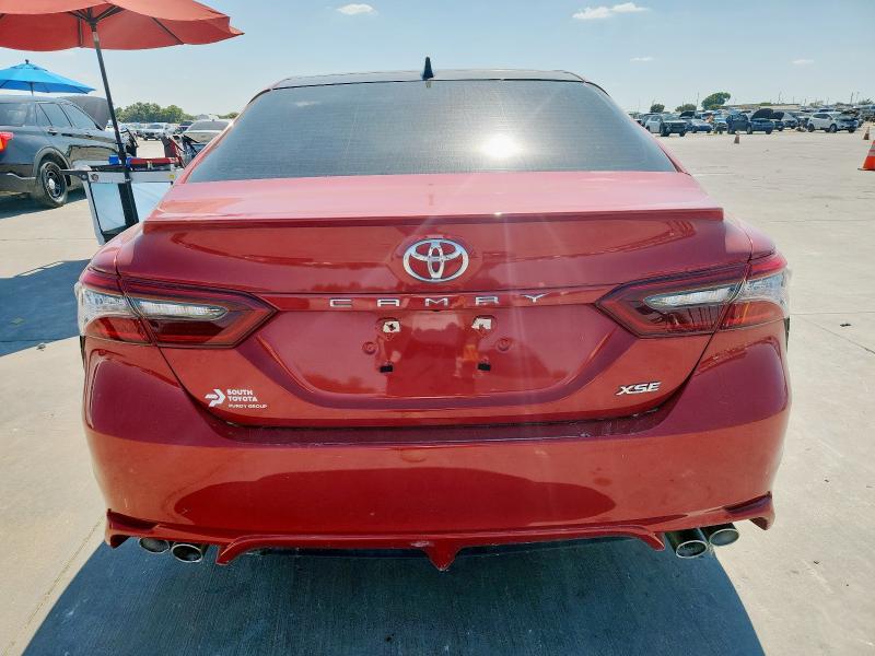 4T1K61AK1NU071765 - 2022 TOYOTA CAMRY XSE Rojo foto 6