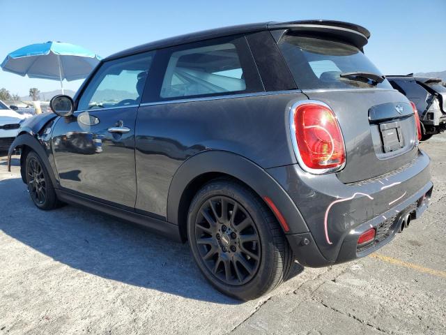 WMWXP7C50J2A49215 - 2018 MINI COOPER S GRAY photo 2