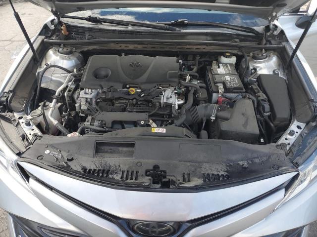 JTNB11HK0J3025820 - 2018 TOYOTA CAMRY L Gümüş foto 11