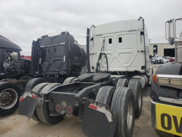 3AKJGLD53GSHA6553 - 2016 FREIGHTLINER CASCADIA 1 WHITE photo 4