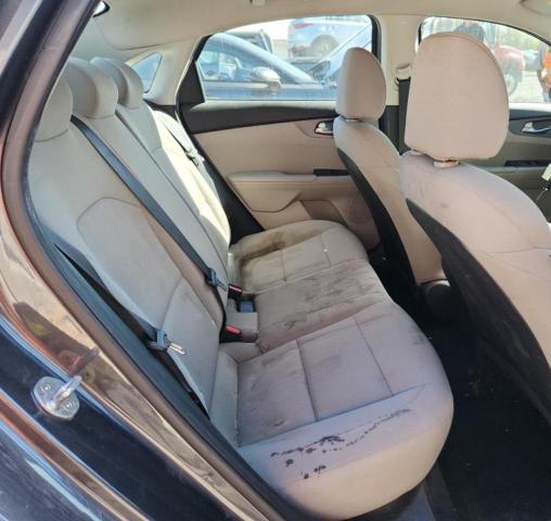 3KPF24AD5ME297583 - 2021 KIA FORTE FE GRAY photo 10