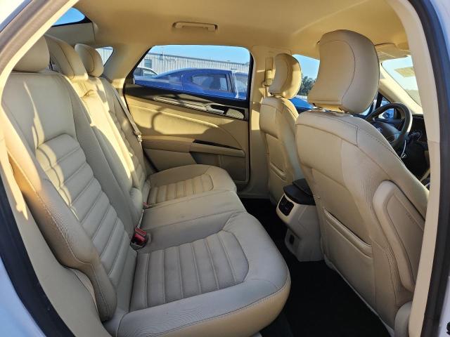 3FA6P0H71FR241894 - 2015 FORD FUSION SE WHITE photo 10