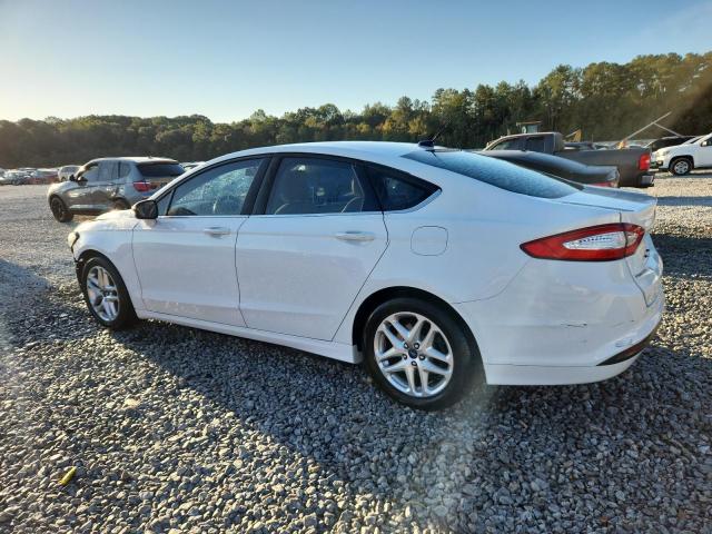 3FA6P0H71FR241894 - 2015 FORD FUSION SE WHITE photo 2