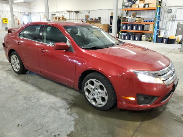 3FAHP0HA4BR144235 - 2011 FORD FUSION SE RED photo 4