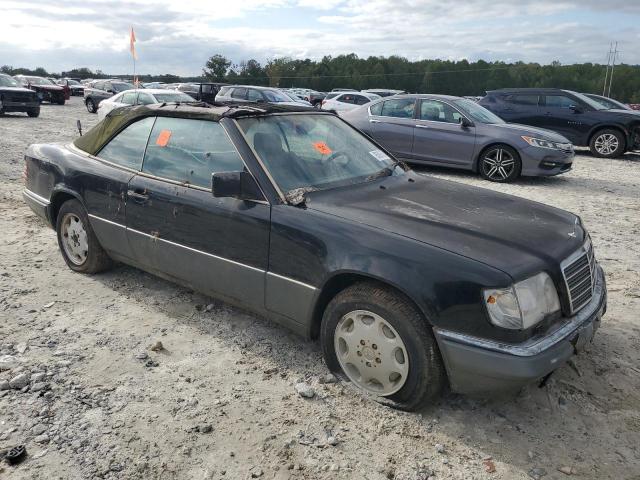 WDBEA66E7RC018398 - 1994 MERCEDES-BENZ E 320 BLACK photo 4