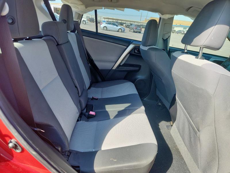 JTMZFREV2FD052794 - 2015 TOYOTA RAV4 LE 红色 照片 11