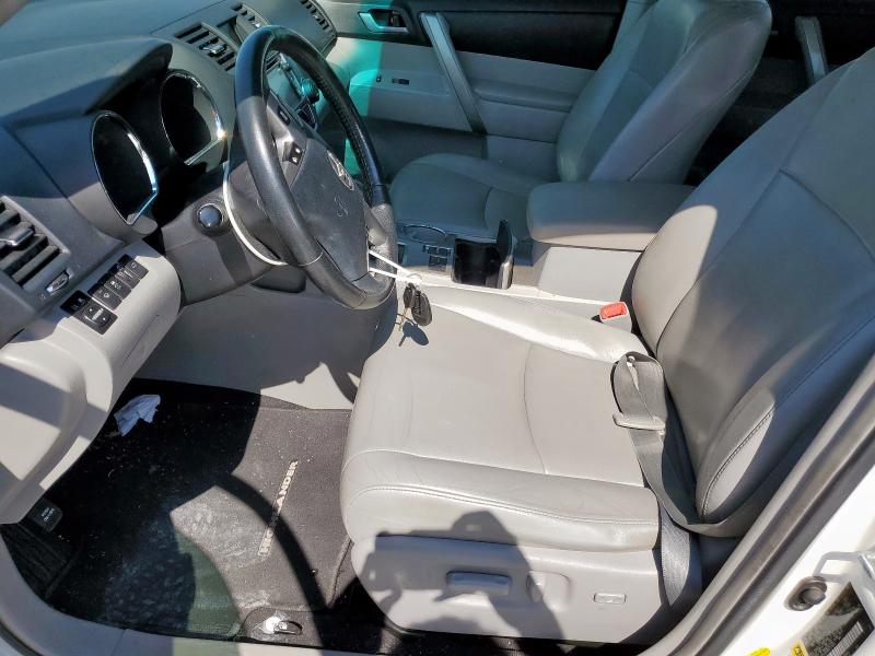 5TDZK3EH8DS121833 - 2013 TOYOTA HIGHLANDER BASE 白色 照片 7