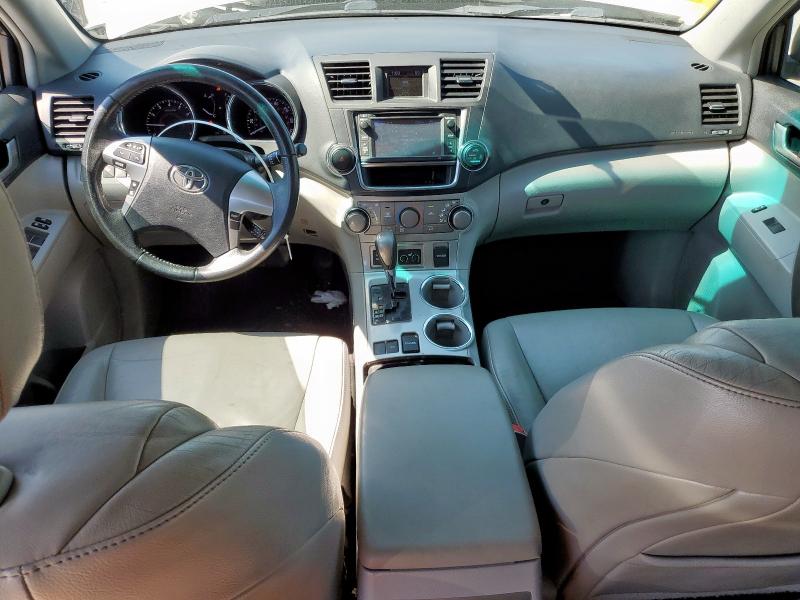 5TDZK3EH8DS121833 - 2013 TOYOTA HIGHLANDER BASE 白色 照片 8