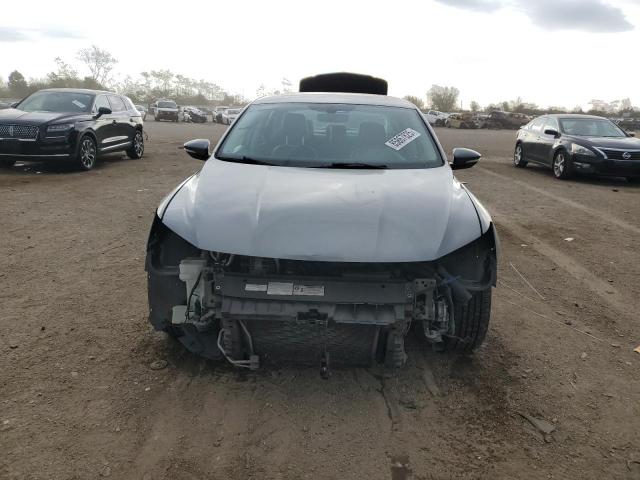 1VWBT7A38GC005518 - 2016 VOLKSWAGEN PASSAT SE GRAY photo 5