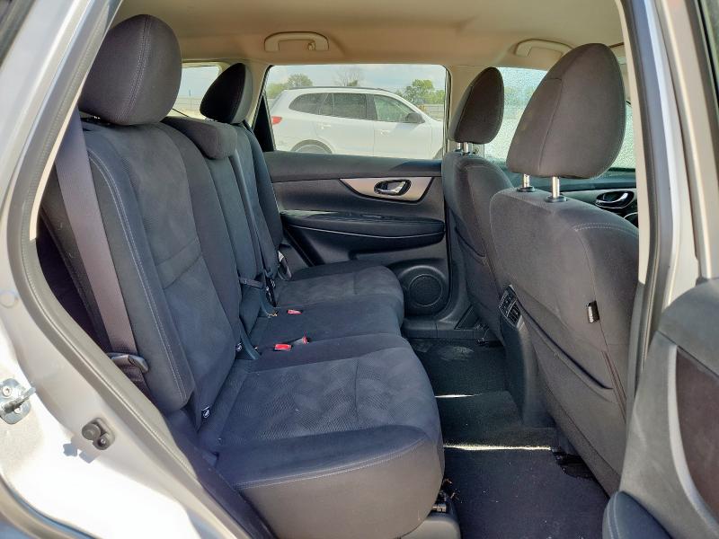 KNMAT2MT0GP703062 - 2016 NISSAN ROGUE S SILVER photo 11