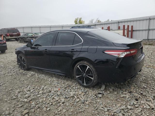 4T1B61HK5JU128324 - 2018 TOYOTA CAMRY XSE 黑色 照片 2