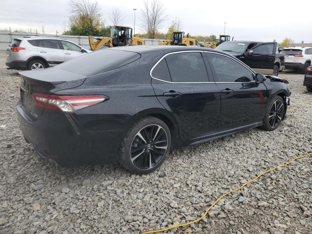 4T1B61HK5JU128324 - 2018 TOYOTA CAMRY XSE 黑色 照片 3