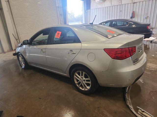 KNAFU4A20B5361186 - 2011 KIA FORTE EX SILVER photo 2