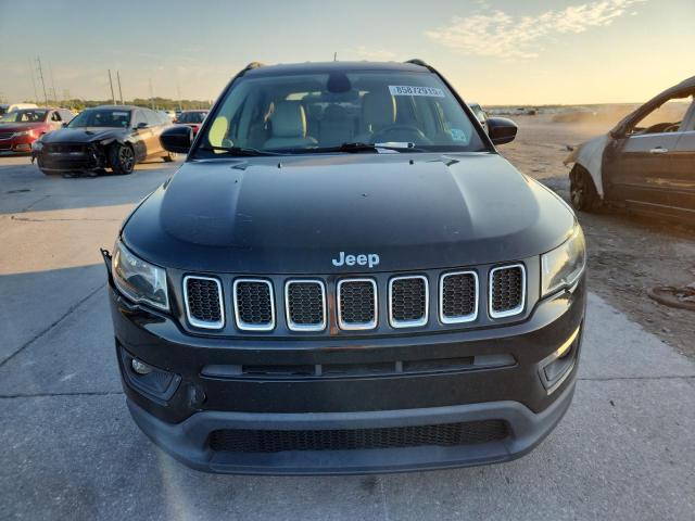 3C4NJCBB4JT272106 - 2018 JEEP COMPASS LATITUDE Negro foto 5