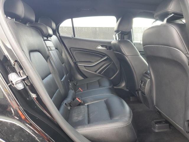 WDCTG4EB0KU003206 - 2019 MERCEDES-BENZ GLA 250 Schwarz Foto 11