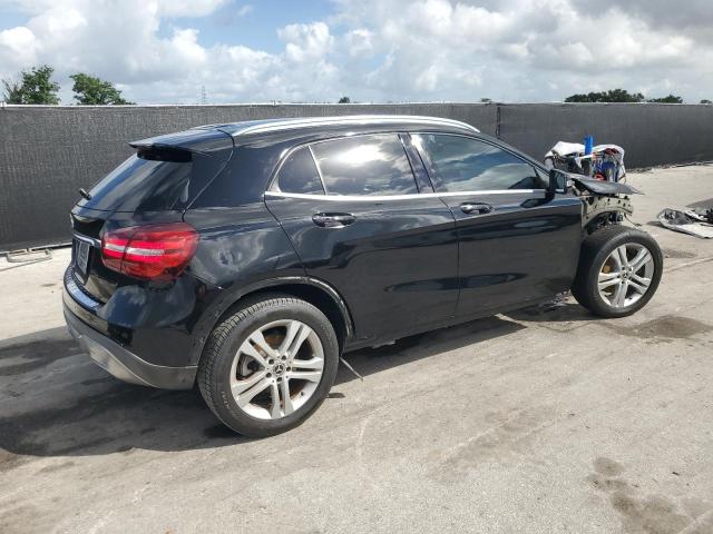 WDCTG4EB0KU003206 - 2019 MERCEDES-BENZ GLA 250 Schwarz Foto 3