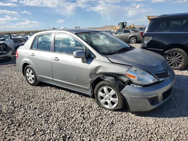 3N1BC11E29L485616 - 2009 NISSAN VERSA S Сұр фото 4