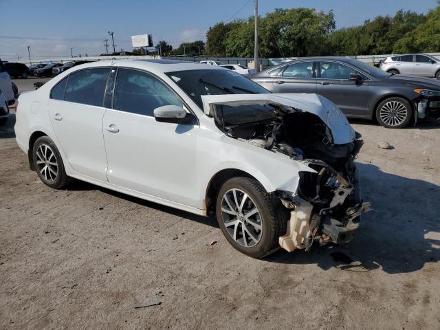 3VWDB7AJ8HM262835 - 2017 VOLKSWAGEN JETTA SE WHITE photo 4