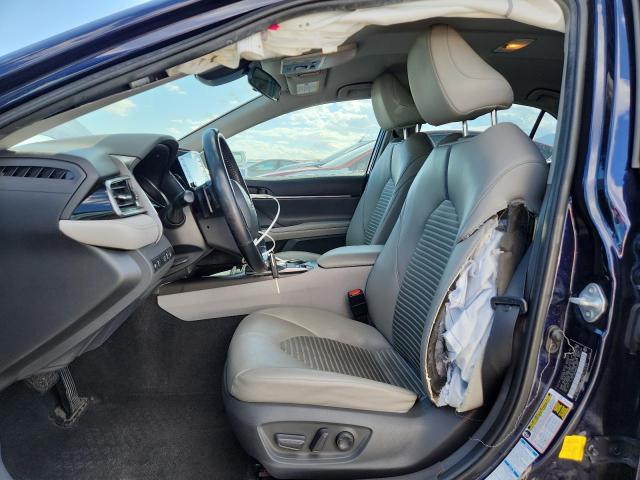 4T1G11BK0MU021800 - 2021 TOYOTA CAMRY SE BLUE photo 7