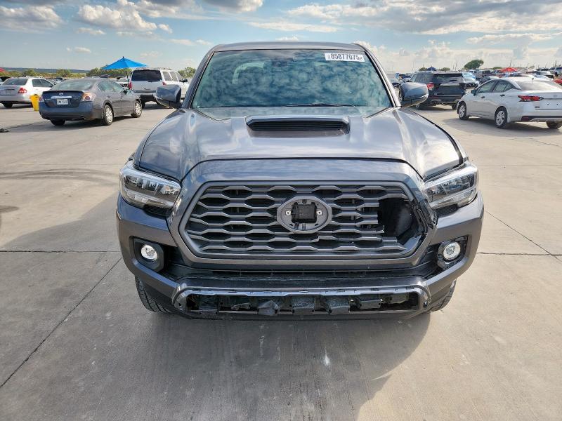 3TYCZ5AN9NT070048 - 2022 TOYOTA TACOMA DOUBLE CAB Boz foto 5