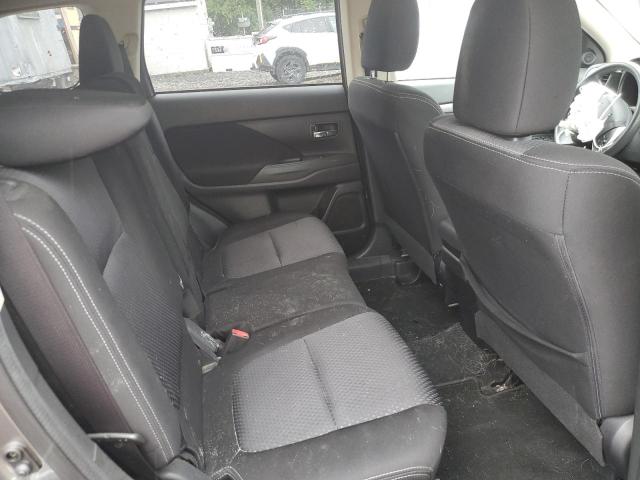 JA4AZ3A3XJJ001652 - 2018 MITSUBISHI OUTLANDER SE GRAY photo 11