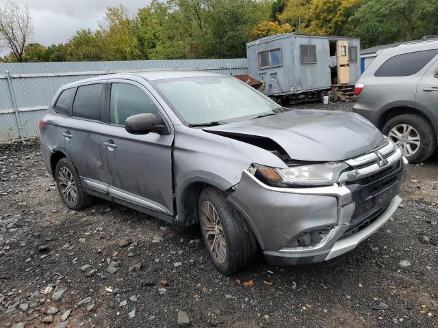 JA4AZ3A3XJJ001652 - 2018 MITSUBISHI OUTLANDER SE GRAY photo 4