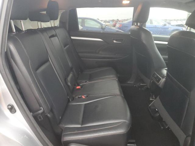 5TDKKRFH6FS052341 - 2015 TOYOTA HIGHLANDER XLE SILVER photo 11