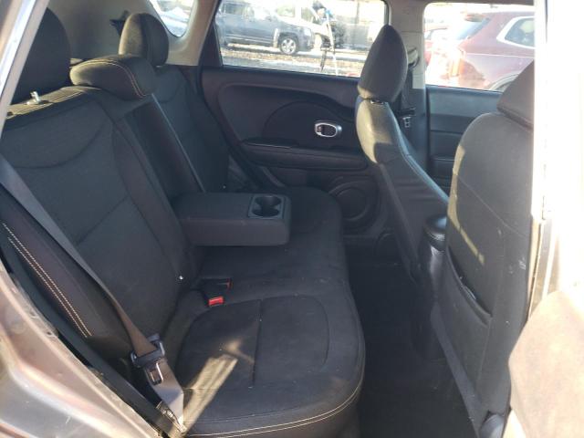 KNDJP3A52F7180061 - 2015 KIA SOUL + SILVER photo 11