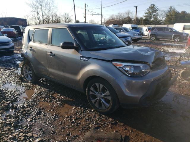 KNDJP3A52F7180061 - 2015 KIA SOUL + SILVER photo 4