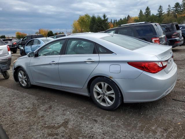 5NPEC4AC2BH008975 - 2011 HYUNDAI SONATA SE ვერცხლისფერი ფოტო 2