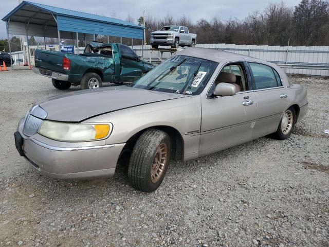 1LNHM81W91Y724017 - 2001 LINCOLN TOWN CAR EXECUTIVE Creme Foto 1