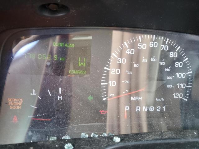 1LNHM81W91Y724017 - 2001 LINCOLN TOWN CAR EXECUTIVE Creme Foto 9