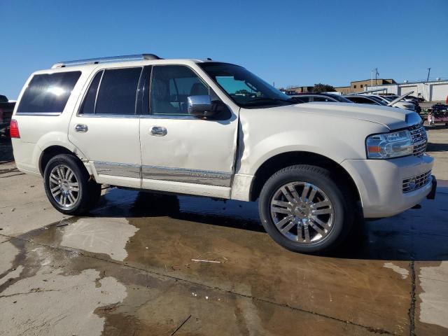 5LMFU28577LJ00432 - 2007 LINCOLN NAVIGATOR WHITE photo 4