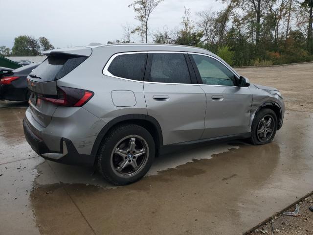 WBX73EF07P5W43889 - 2023 BMW X1 XDRIVE28I SILVER photo 3