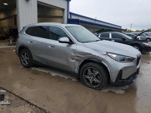WBX73EF07P5W43889 - 2023 BMW X1 XDRIVE28I SILVER photo 4