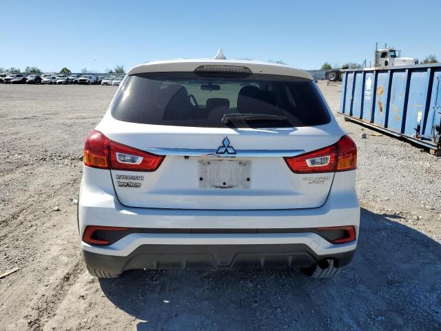 JA4AP3AU5JZ001929 - 2018 MITSUBISHI OUTLANDER ES WHITE photo 6