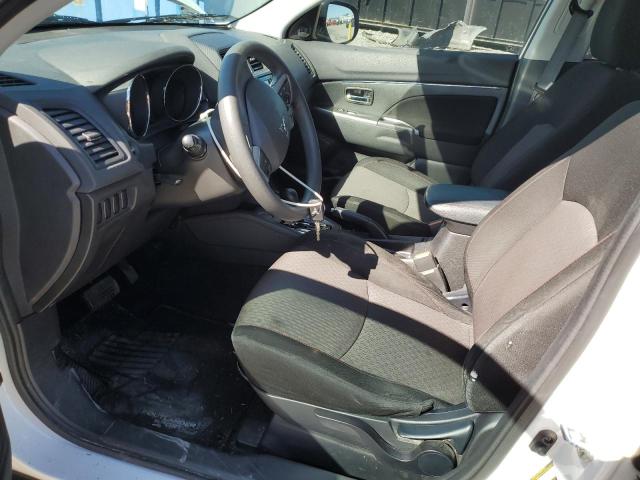 JA4AP3AU5JZ001929 - 2018 MITSUBISHI OUTLANDER ES WHITE photo 7